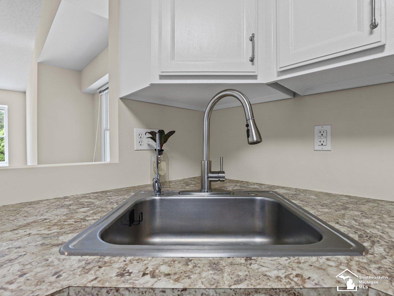 729 Clark Street Tecumseh, MI 49286 - Photo 16 of 54 50210391-44146d68-1cb0-4db1-920d-8d4cf38eda9a.JPG