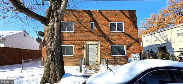 $1,900 | 3207 11th Place Southeast, Unit 4, Washington, DC 20032