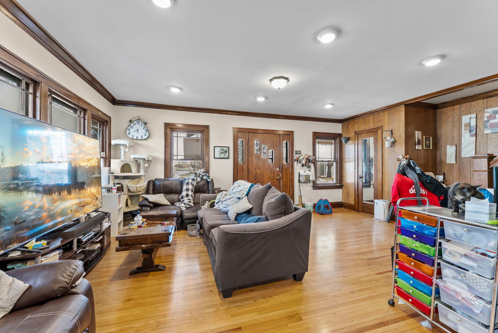 709 10th Street Northeast Austin, MN 55912 - Photo 2 of 19