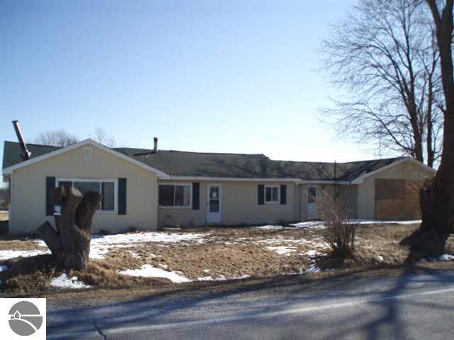 6374 North 11 Mile Road Bentley, MI 48613 - Photo 1 of 13 1750368.JPG