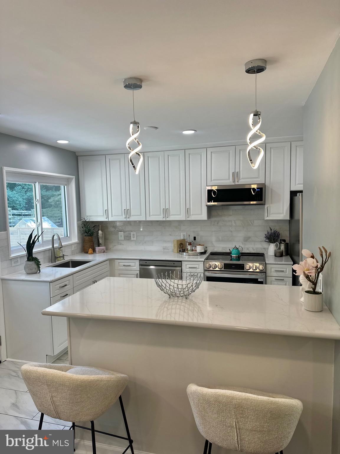 5818 Greentree Road Bethesda, MD 20817 - Photo 12 of 52