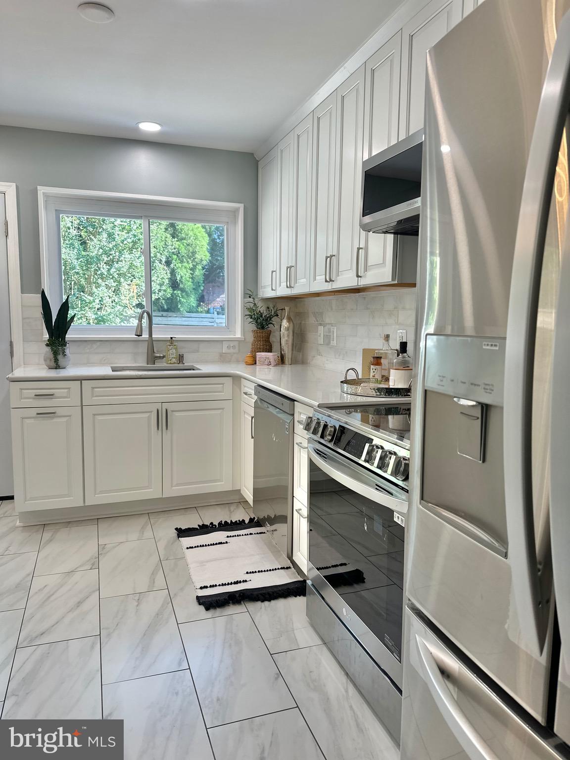 5818 Greentree Road Bethesda, MD 20817 - Photo 13 of 52