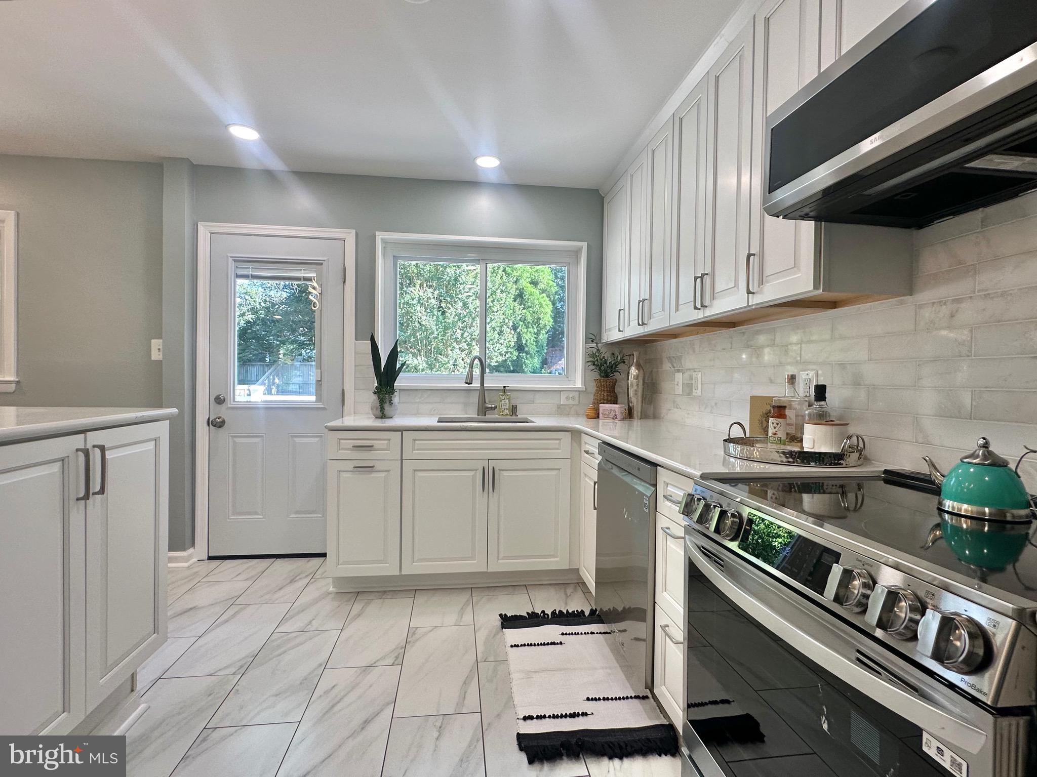 5818 Greentree Road Bethesda, MD 20817 - Photo 14 of 52
