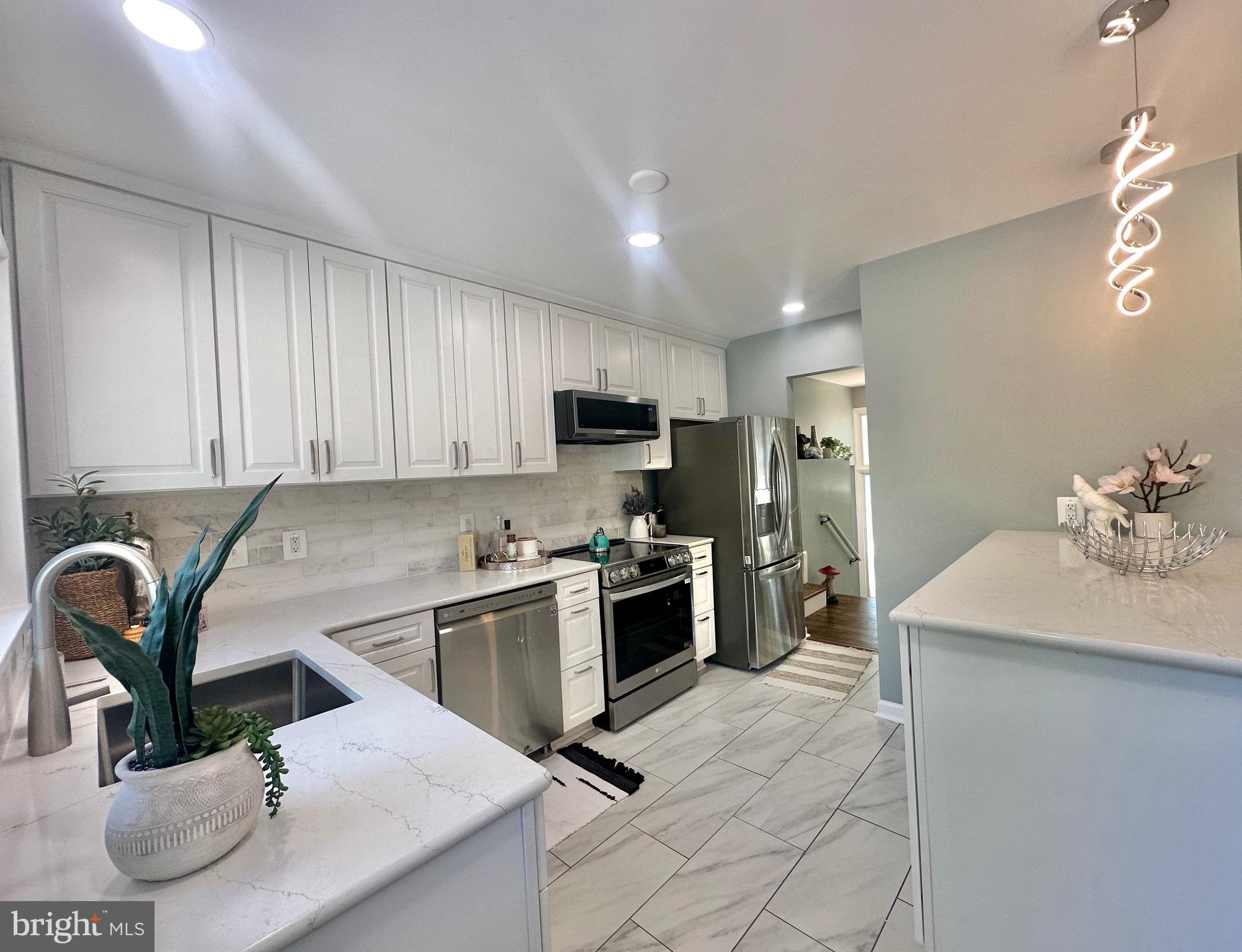 5818 Greentree Road Bethesda, MD 20817 - Photo 15 of 52