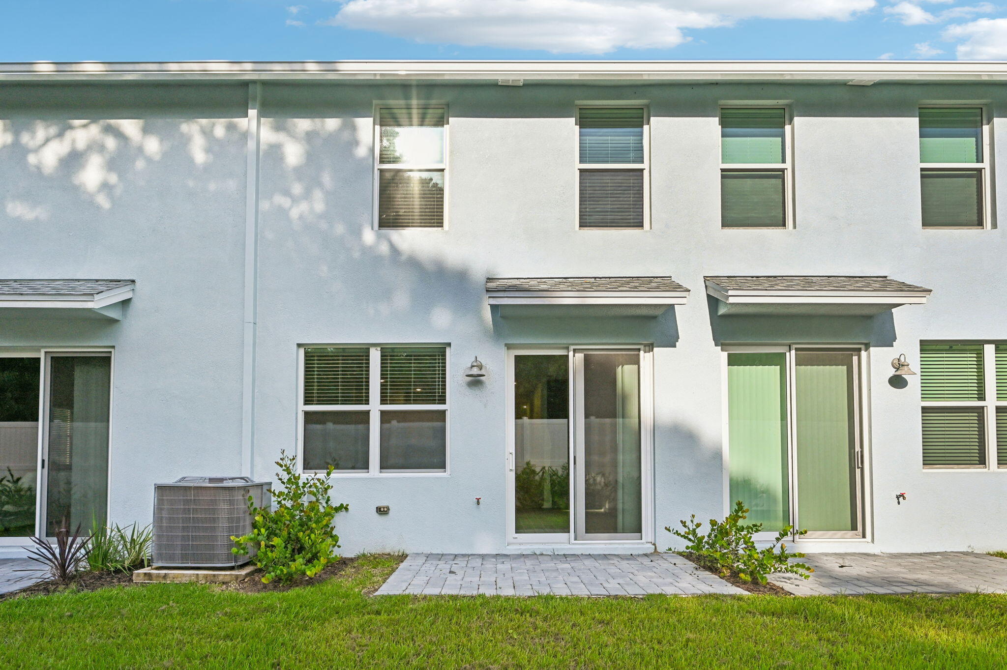458 Salisbury Circle Fort Pierce, FL 34982 - Photo 29 of 32 front view of a house with a yard