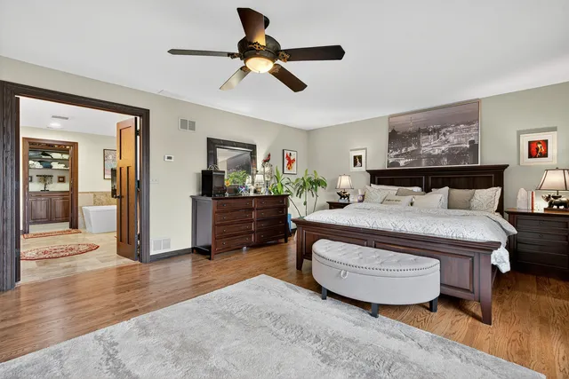 $1,250,000 | 1886 West Clover Drive, Inverness, IL 60067