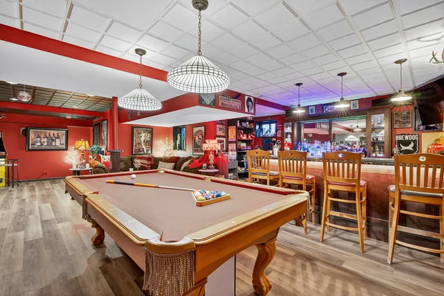 $1,250,000 | 1886 West Clover Drive, Inverness, IL 60067