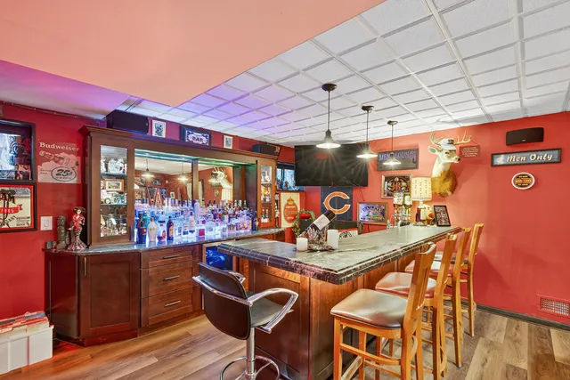 $1,250,000 | 1886 West Clover Drive, Inverness, IL 60067