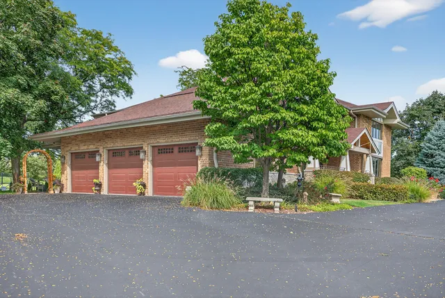 $1,250,000 | 1886 West Clover Drive, Inverness, IL 60067