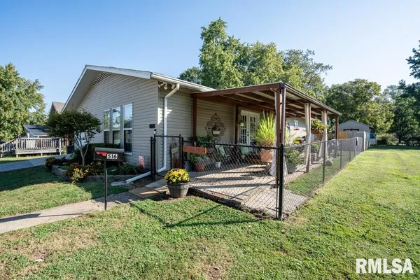 $185,000 | 516 South 8th Street, Herrin, IL 62948