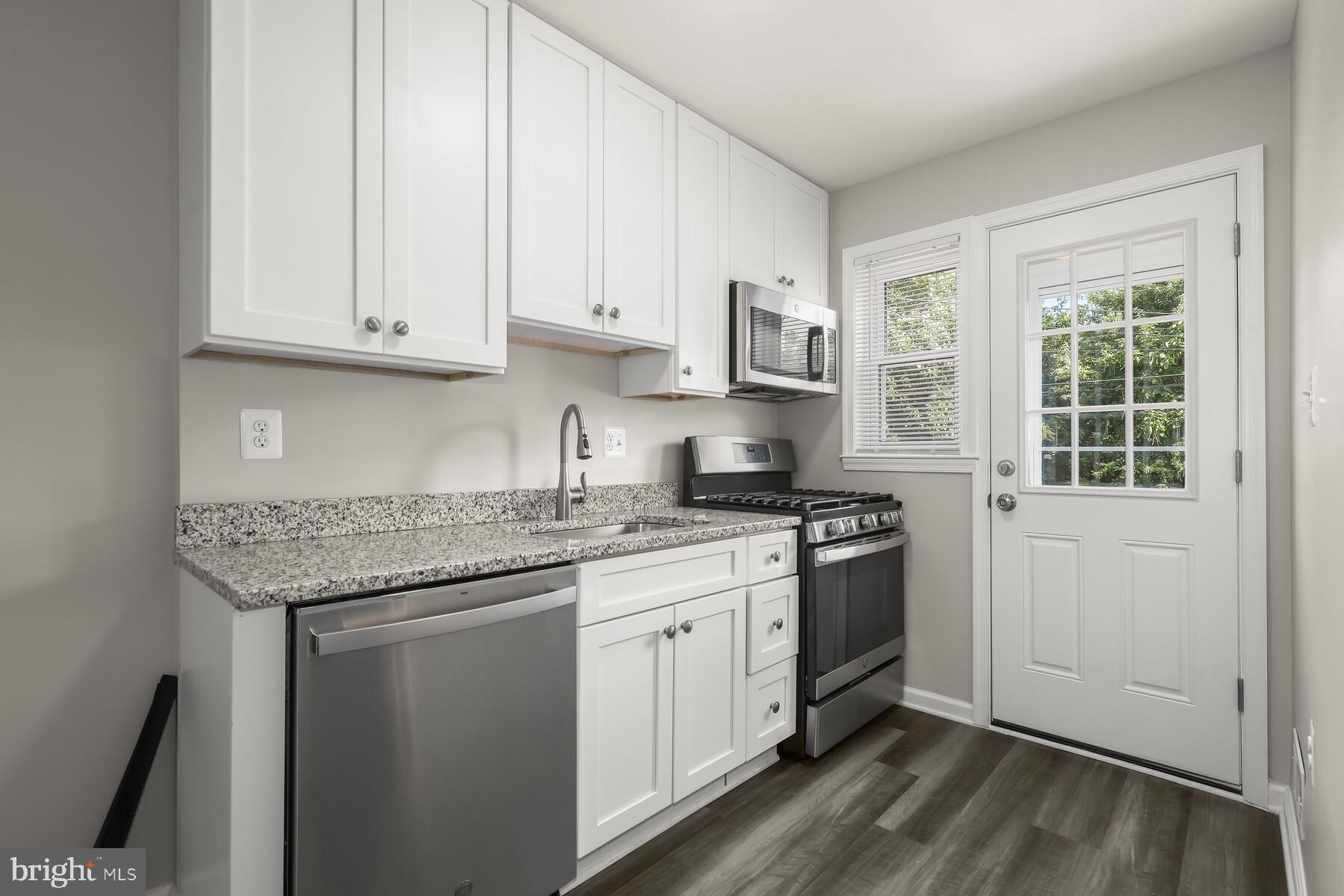 686 Middlesex Road Essex, MD 21221 - Photo 7 of 22