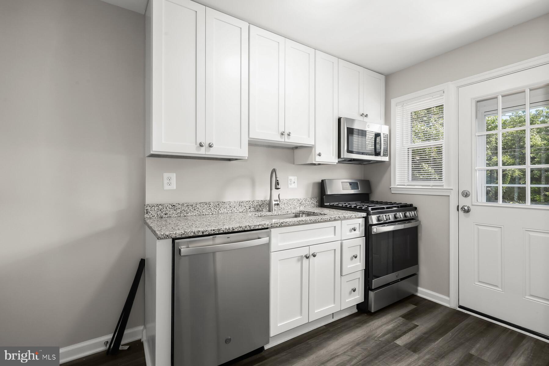 686 Middlesex Road Essex, MD 21221 - Photo 8 of 22