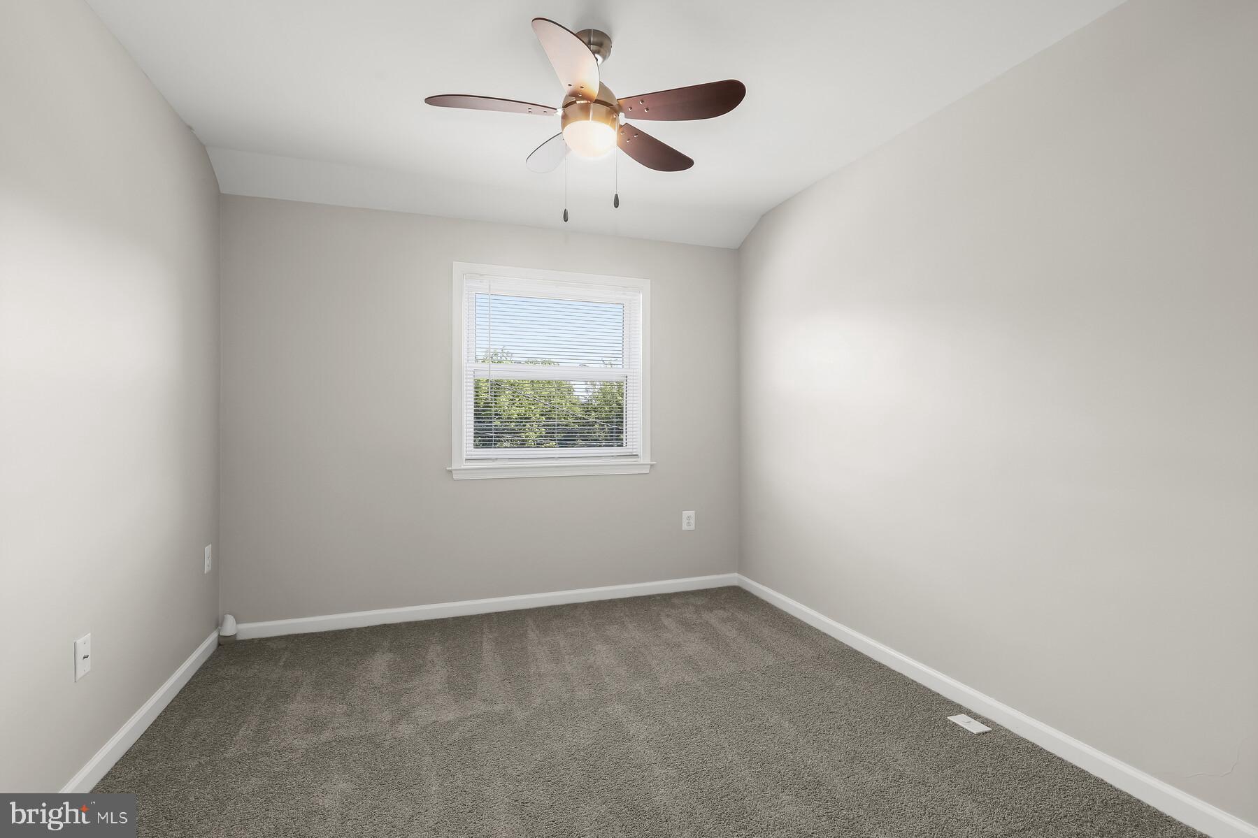 686 Middlesex Road Essex, MD 21221 - Photo 9 of 22