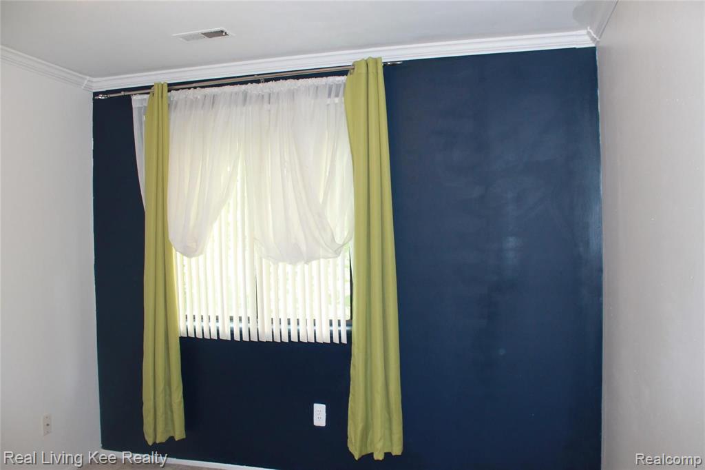 286 East Thirteen Mile Road, Unit 22 Madison Heights, MI 48071 - Photo 8 of 10