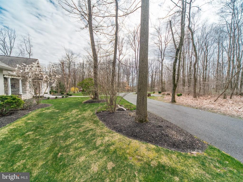 733 Gault Road Narvon, PA 17555 - Photo 3 of 37