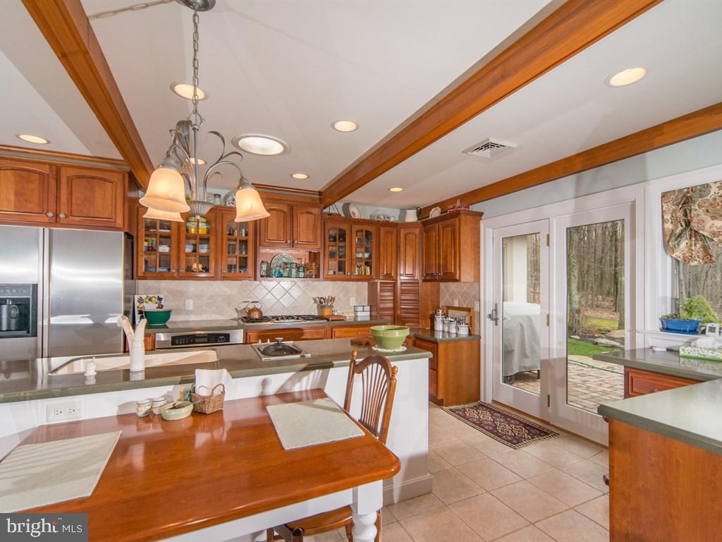 733 Gault Road Narvon, PA 17555 - Photo 7 of 37