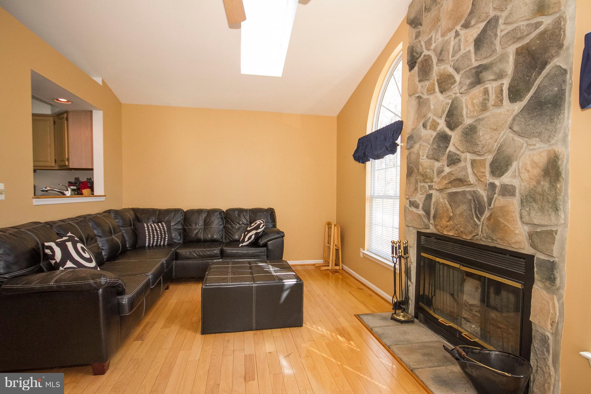 4305 Spring Avenue Baltimore, MD 21227 - Photo 12 of 29 Family Room