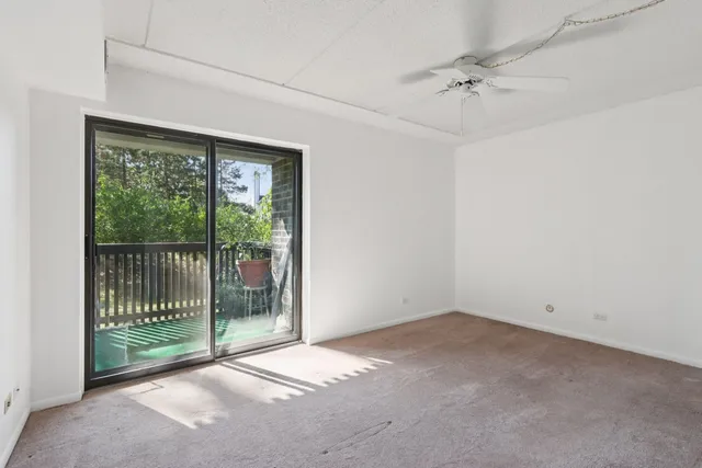 $183,900 | 920 Vose Drive, Unit 106, Gurnee, IL 60031