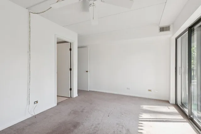 $183,900 | 920 Vose Drive, Unit 106, Gurnee, IL 60031