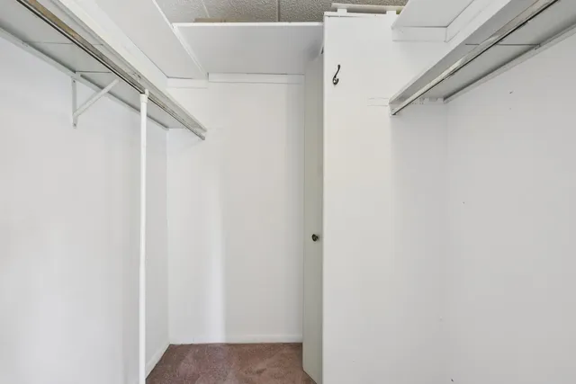 $183,900 | 920 Vose Drive, Unit 106, Gurnee, IL 60031