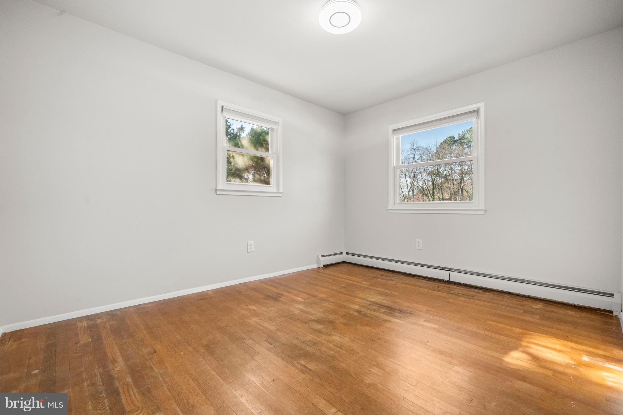 13411 Kerrydale Road Woodbridge, VA 22193 - Photo 19 of 44 an empty room with a window