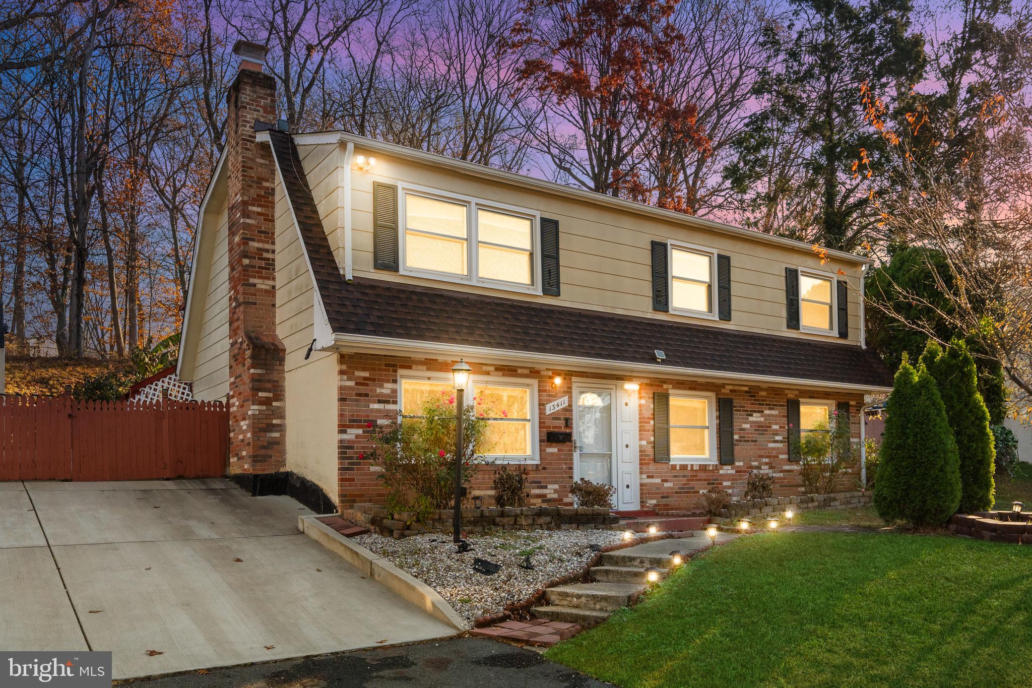 13411 Kerrydale Road Woodbridge, VA 22193 - Photo 2 of 44 a view of backyard with large tree