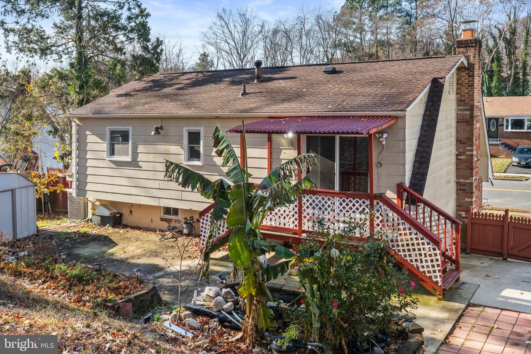 13411 Kerrydale Road Woodbridge, VA 22193 - Photo 40 of 44 a front view of house with a garden