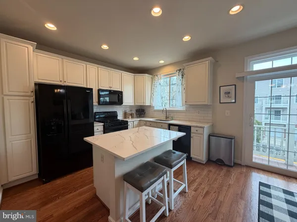 $3,100 | 4587 Derring Lane, Fairfax, VA 22030