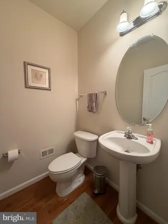 $3,100 | 4587 Derring Lane, Fairfax, VA 22030