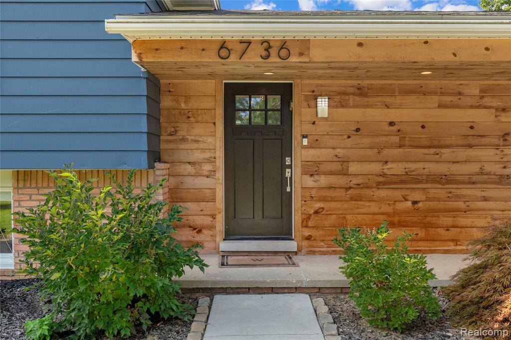 6736 Timber Ridge Drive Bloomfield Hills, MI 48301 - Photo 2 of 38 Gallery Image 2