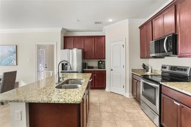 $389,000 | 7437 Silverado Drive, Marrero, LA 70072