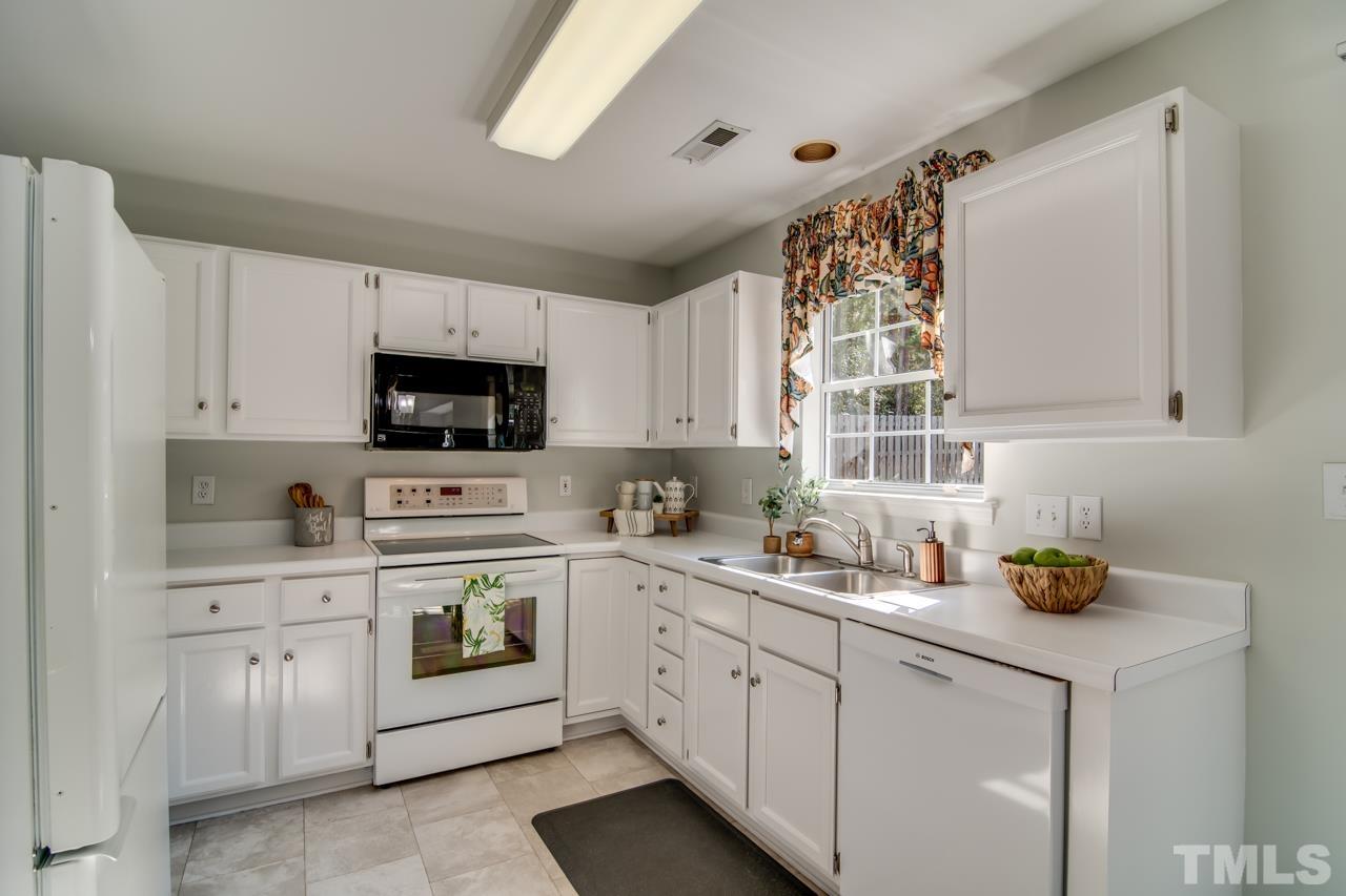 2114 Fountain Ridge Road Chapel Hill, NC 27517 - Photo 13 of 30