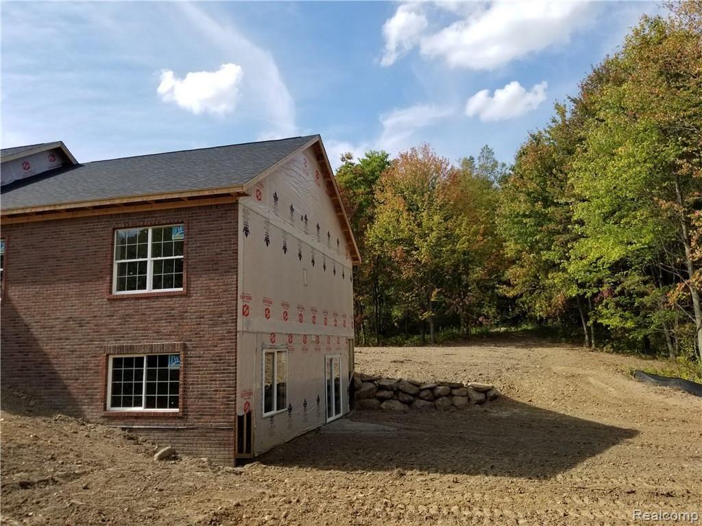 9155 Denton Hill Road Fenton, MI 48430 - Photo 5 of 31