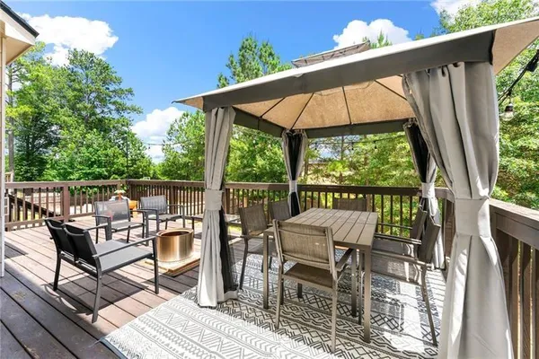 $575,000 | 4970 Creekside Lane, Powder Springs, GA 30127