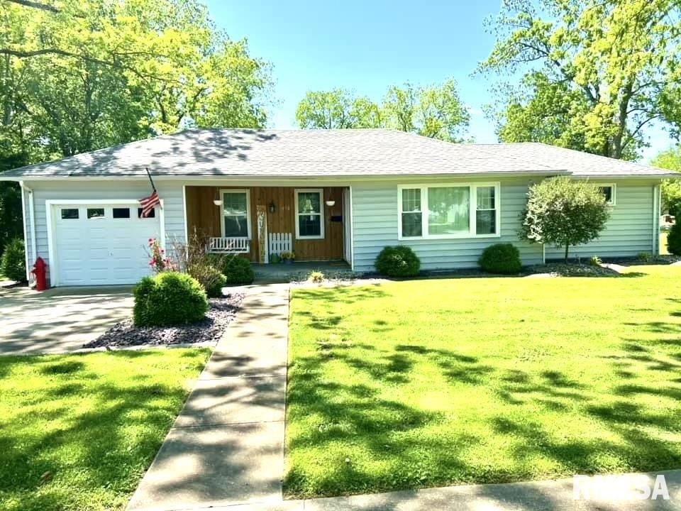 1410 Franklin Street Carlyle, IL 62231 - Photo 1 of 21 Gallery Image 1
