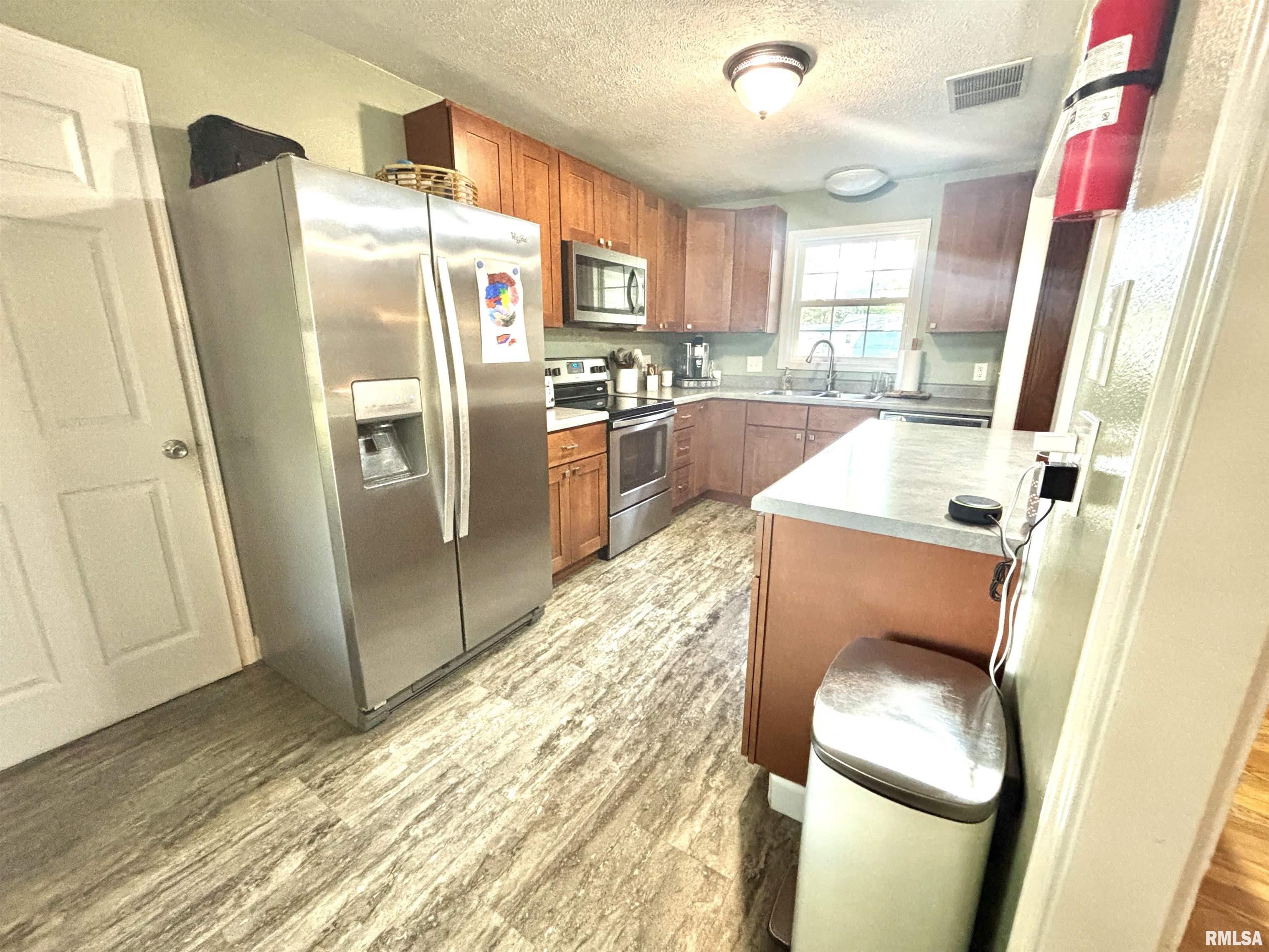1410 Franklin Street Carlyle, IL 62231 - Photo 7 of 21 Gallery Image 7