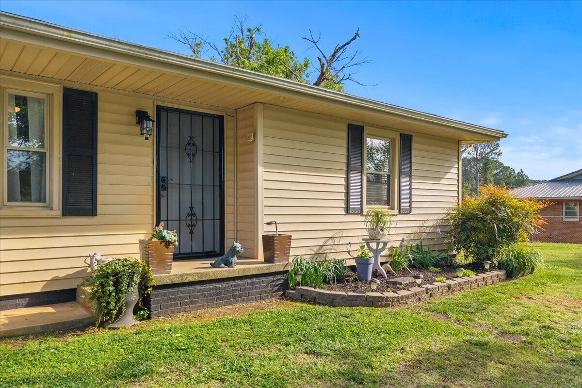 350 Stephens Road Greenback, TN 37742 - Photo 2 of 36
