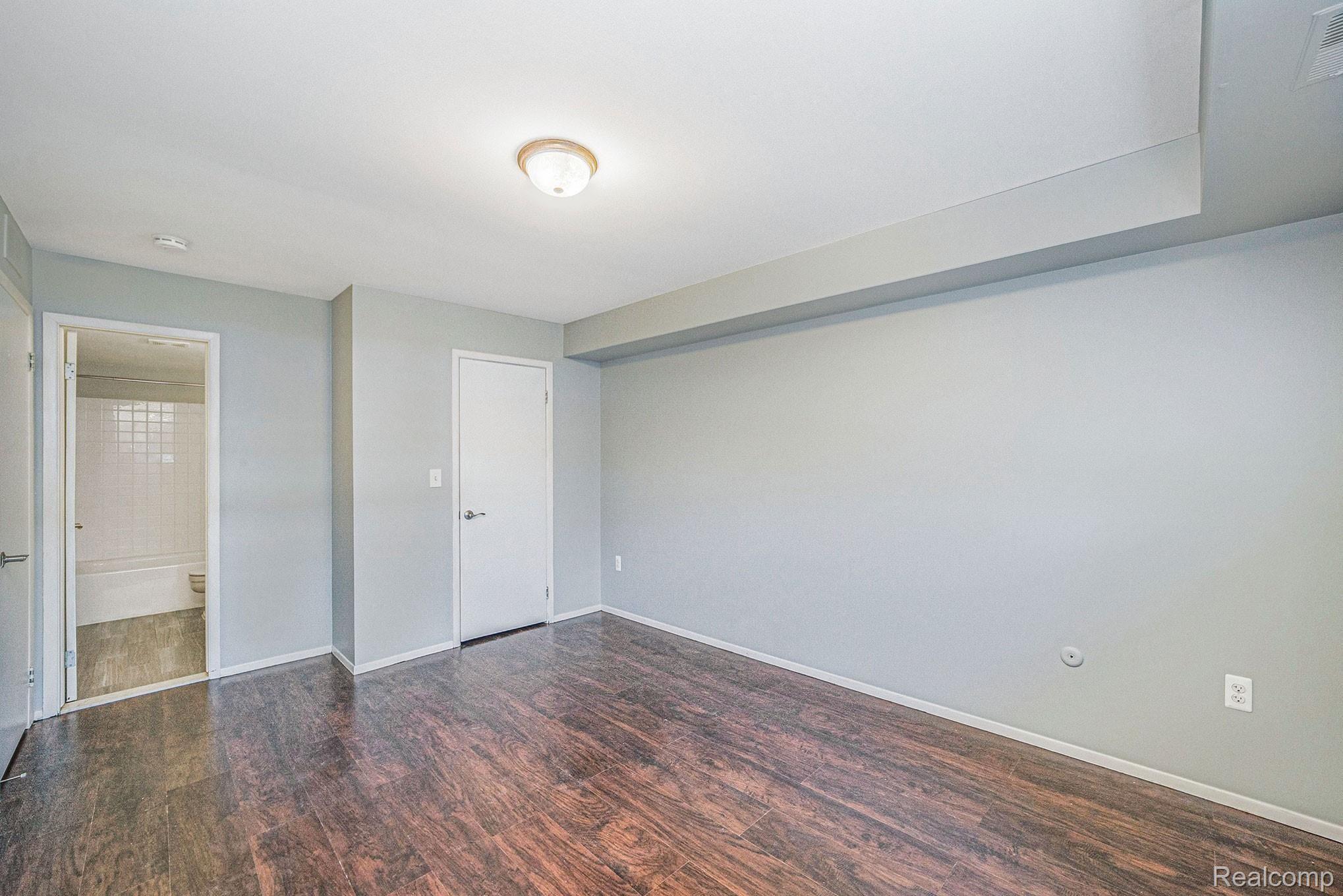 1683 Riverside Drive Rochester, MI 48309 - Photo 15 of 23 017A4688.jpg