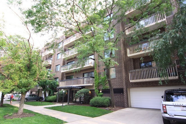 6102 North Sheridan Road, Unit 205 Chicago, IL 60660 - Photo 1 of 25