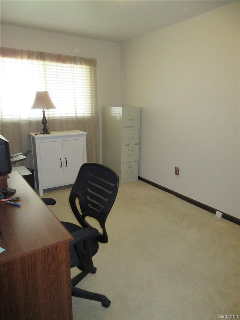 6682 Edgewood Road Canton, MI 48187 - Photo 20 of 27 19 Bedroom 3.JPG