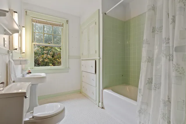 $425,000 | 3310 Alta Vista Drive, Chattanooga, TN 37411