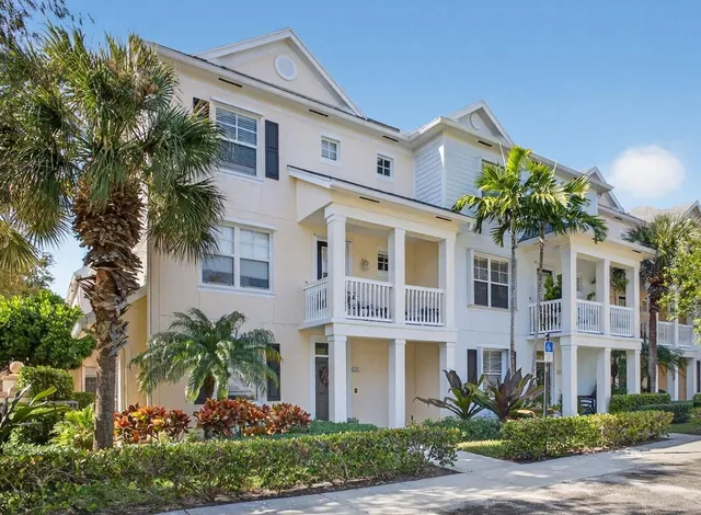 $725,000 | 156 Aragon Way, Unit 101, Jupiter, FL 33458