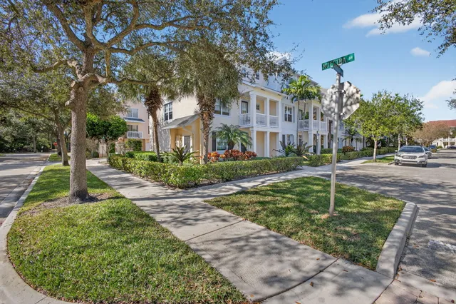 $725,000 | 156 Aragon Way, Unit 101, Jupiter, FL 33458