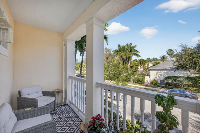$725,000 | 156 Aragon Way, Unit 101, Jupiter, FL 33458