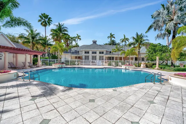 $725,000 | 156 Aragon Way, Unit 101, Jupiter, FL 33458