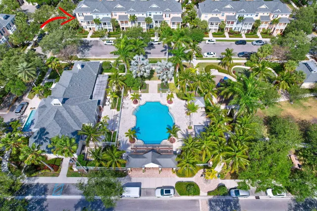 $725,000 | 156 Aragon Way, Unit 101, Jupiter, FL 33458