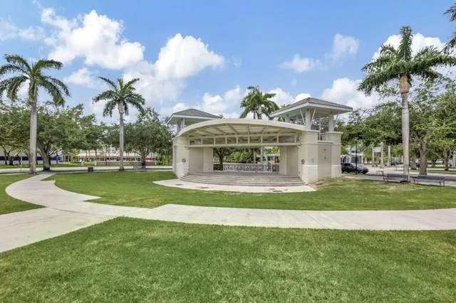 $725,000 | 156 Aragon Way, Unit 101, Jupiter, FL 33458