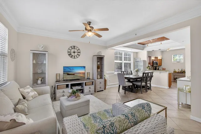 $725,000 | 156 Aragon Way, Unit 101, Jupiter, FL 33458