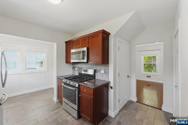$2,400 | 6 Elm Street, Unit 1, Westwood, NJ 07675