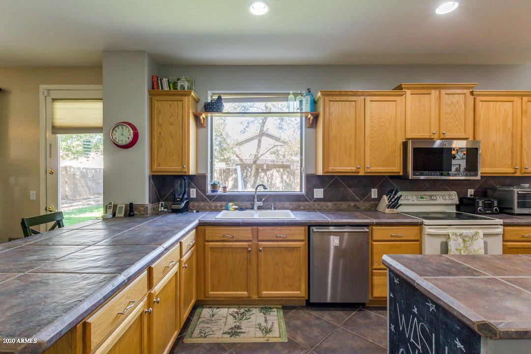 3556 East Bridgeport Parkway Gilbert, AZ 85295 - Photo 18 of 40 18-Bridgeport